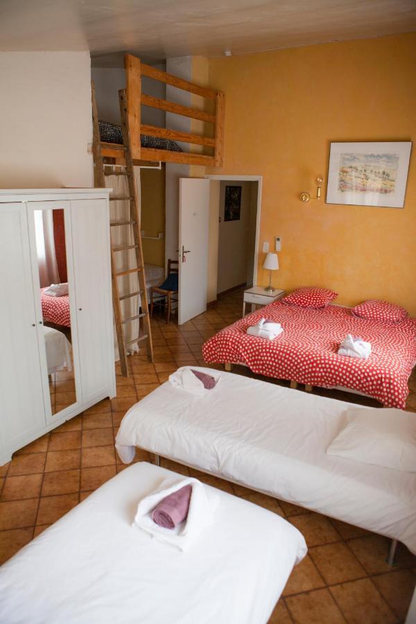 Auberge De La Vallee Saint-Jean-de-Bueges Екстер'єр фото