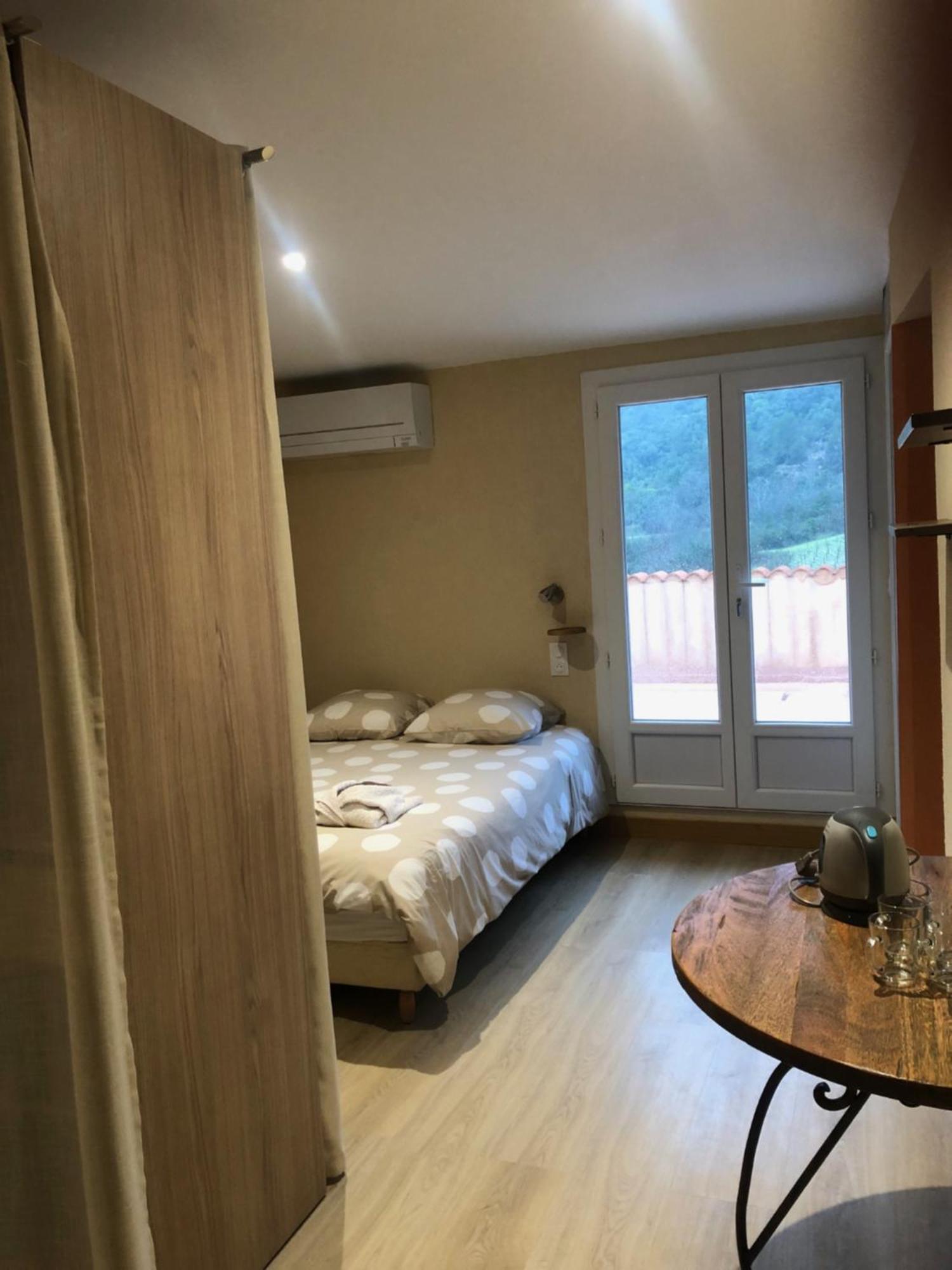 Auberge De La Vallee Saint-Jean-de-Bueges Екстер'єр фото