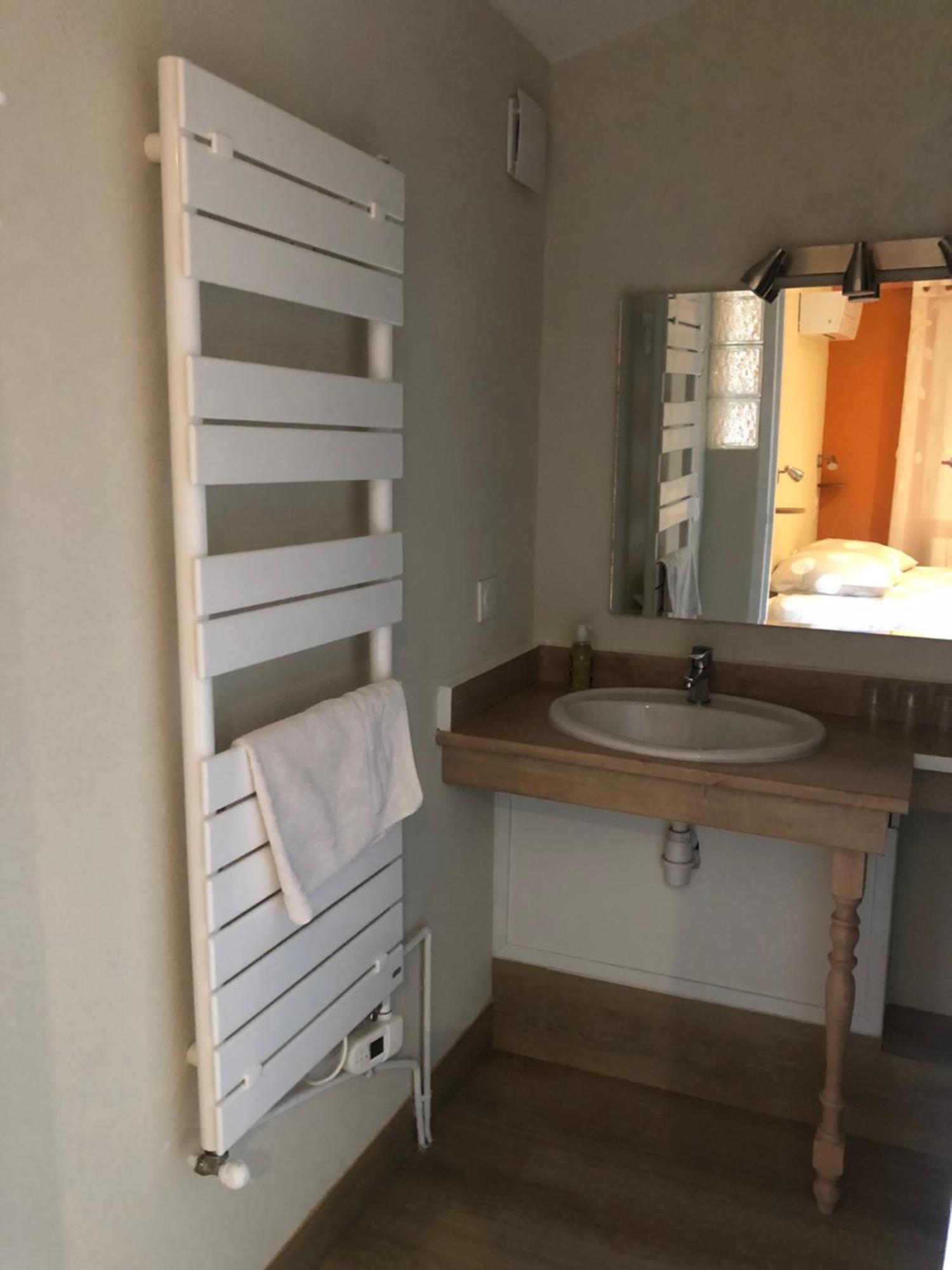 Auberge De La Vallee Saint-Jean-de-Bueges Екстер'єр фото